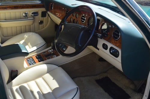 1995 Bentley Turbo R - 8