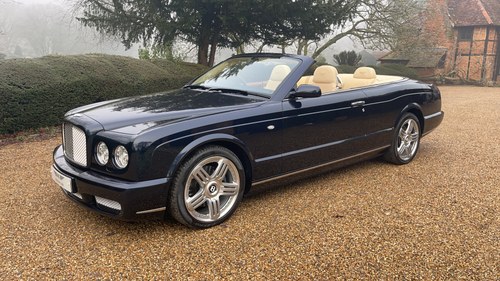 2006 Bentley Azure Mk2 showstopper in dark sapphire blue metallic À venda
