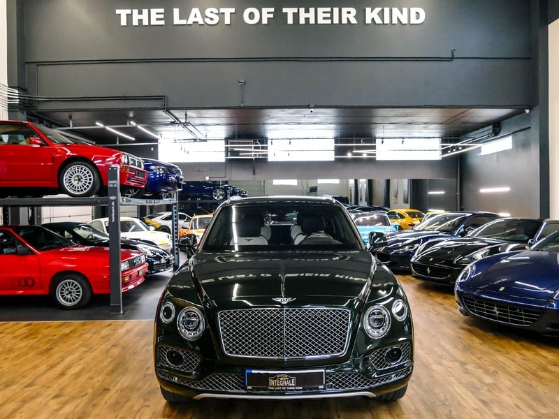 2018 Bentley Bentayga - 2 2018 Bentley Bentayga - 2