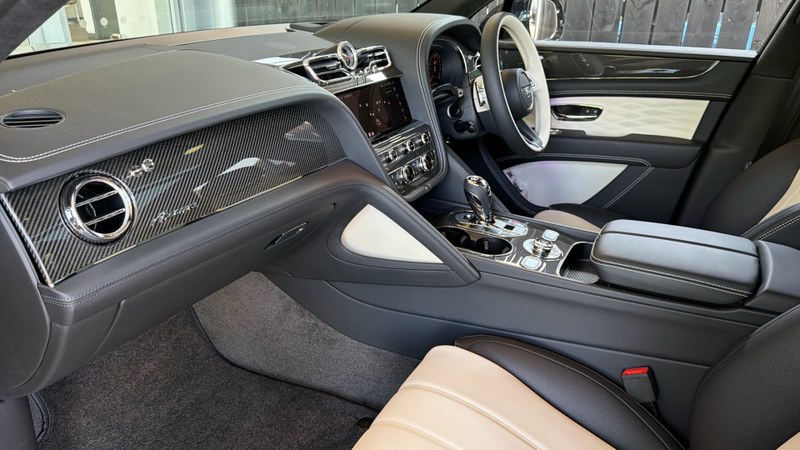 2026 Bentley Bentayga Azure - 2 2026 Bentley Bentayga Azure - 2