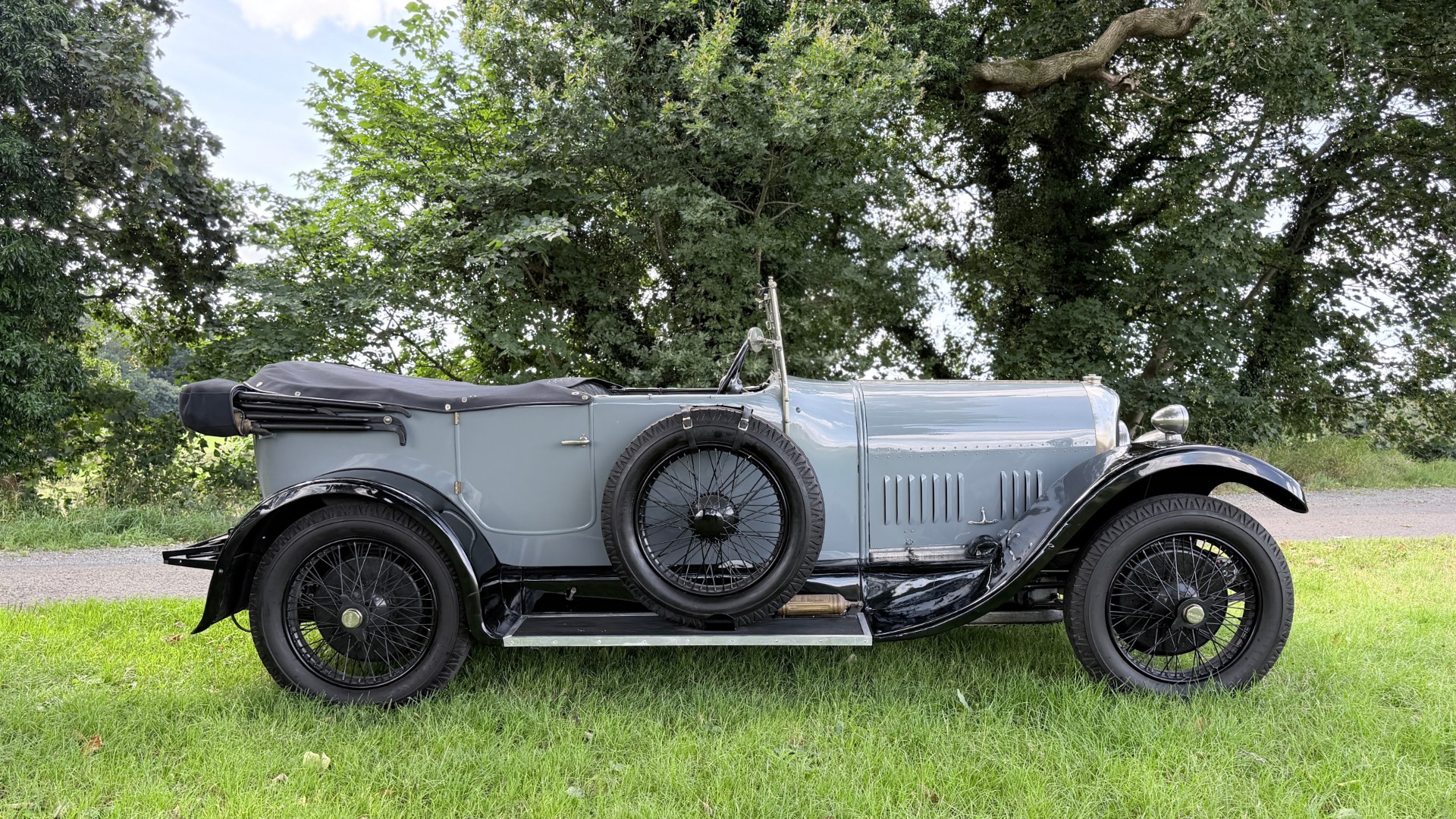 1925 Bentley 3L “Light 15.9” Vanden Plas Open Tourer, foto 2