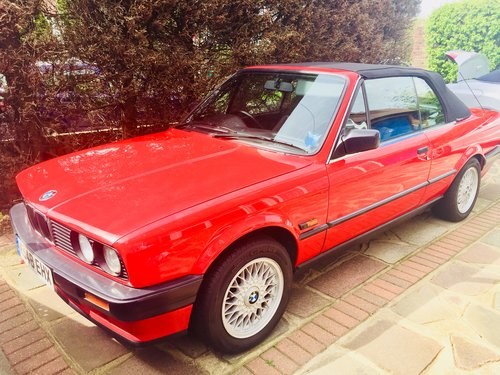 1992 BMW 318i CONVERTIBLE -BRIGHT RED with BLACK ROOF In vendita