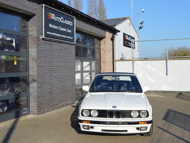 BMW E30 318i Cabriolet -Unrepeatable example, must see.
