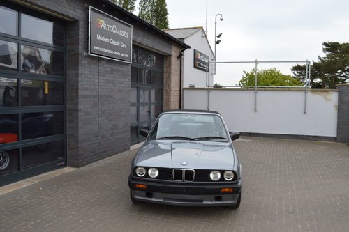 1991 BMW E30 318i Cabriolet -FSH, 68,000 miles, beautiful car. VENDUTO