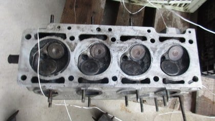 Head with camshafts Bmw M10
