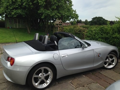 2005 BMW Z4 20.i convertible only 69,000 In vendita