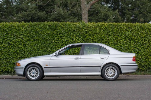 2000 BMW 528i = clean Silver(~)Black auto  49k miles  $15.5k In vendita