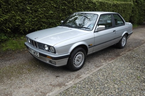 1990 H BMW E30 318i Lux 2 Door - One Owner In vendita