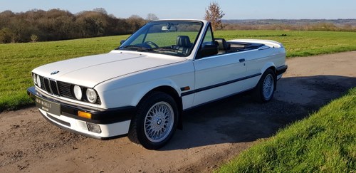 1993 BMW E30 318i LUX - LOW MILEAGE - ATTENTIVELY MAINTAINED  In vendita