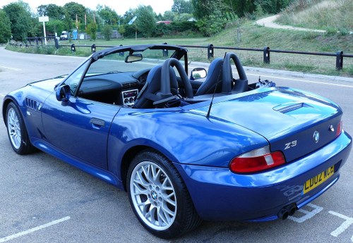 2002 Z3 Stylish and fun convertible automatic roadster For Sale