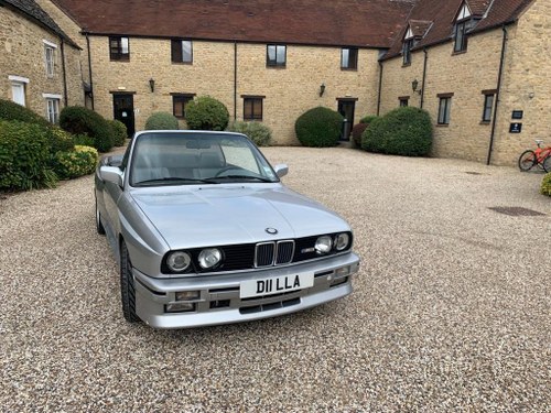 1991 BMW M3 e30 convertible in silver Rare Till salu