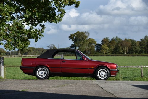 1993 BMW E30 Convertible 318i LUX Auto - just 81,000 VENDUTO