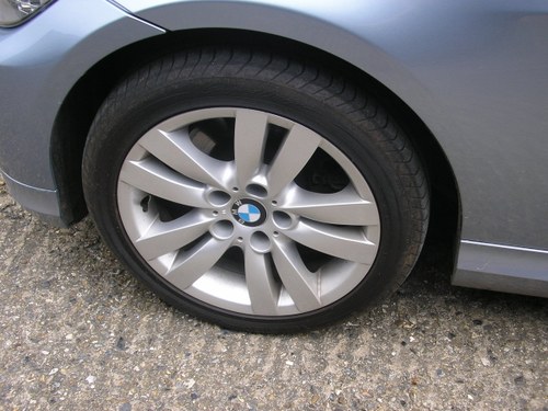 2010 BMW 3 Series - 6