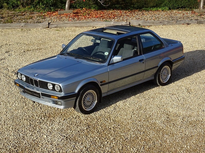 BMW E30 320SE (Auto) - 2 Door/Glacier Blue