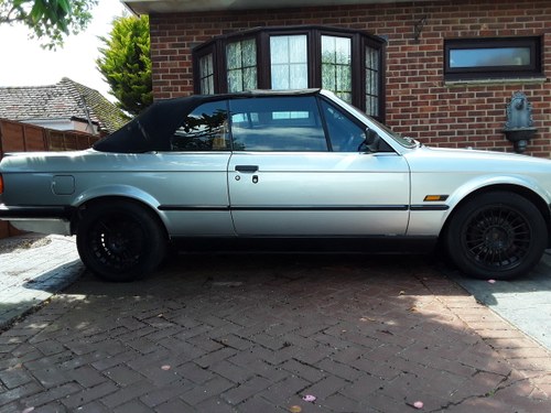 1990 BMW 325i Cabriolet. Auto For Sale