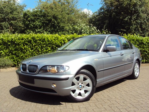 2004 An EXCEPTIONAL BMW 318i SE Auto - ONLY 30,000 MILES FSH In vendita