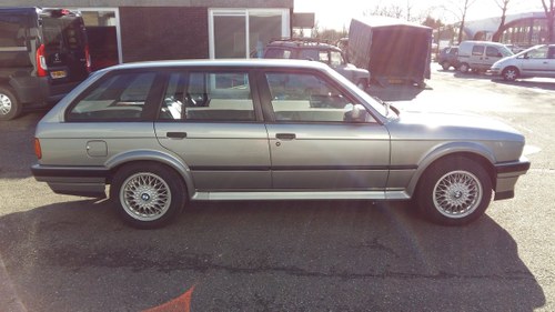 BMW 325 ix touring E30 (1988) silver 78000km  In vendita
