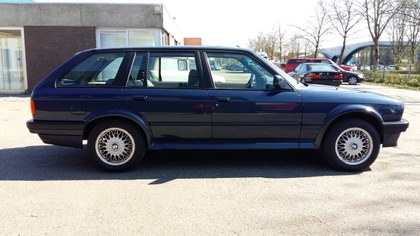 BMW 325 ix touring E30 automatic (1990) blue 141000 km