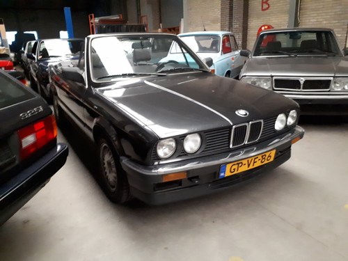 BMW 325i convertible E30 black 172000 km (1986) VENDUTO