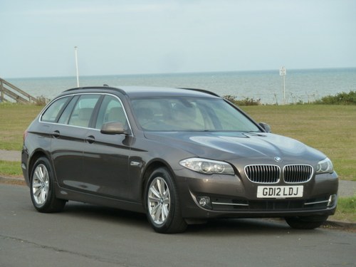 2012 BMW 520 F11 2.0TD AUTOMATIC 5DR SE TOURING ESTATE LOW MILES In vendita