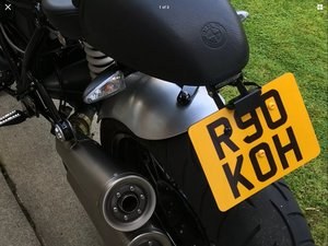 R90 KOH Registration Number Plate In vendita