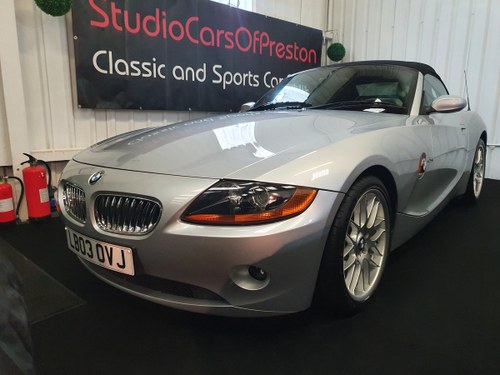 2003 BMW Z4 2.5 Manual. In excellent condition throughout For Sale
