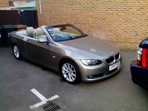 Stunning BMW 325 i Hard top convertible For Sale