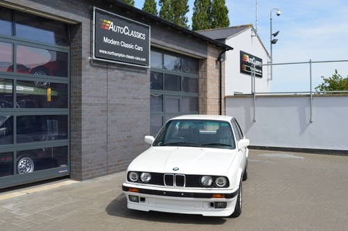 1990 BMW E30 320i Coupe -Lovely specification, original example. VENDUTO