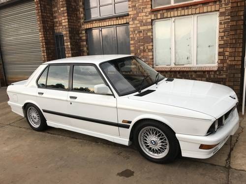 1987 BMW M5 RHD ICE WHITE COLLECTORS ITEM In vendita