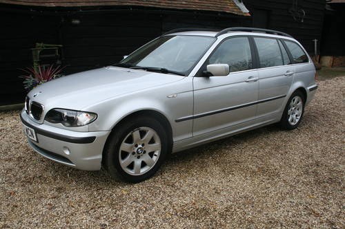 2002 RARE LOW MILEAGE STUNNING INSIDE AND OUT 12 MONTHS MOT S/HIS For Sale