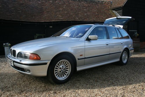 2000 RARE LOW MILEAGE STUNNING INSIDE AND OUT 12 MONTHS MOT S/HIS In vendita