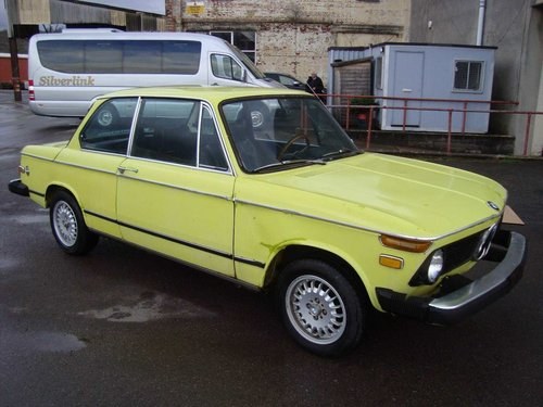 BMW 2002 2DR MANUAL LHD US IMPORT (1974) FACTORY YELLOW! SOLD