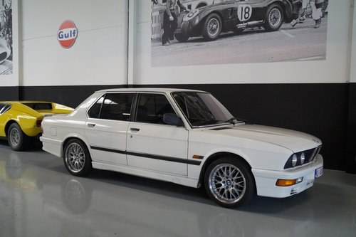 BMW 5-SERIE 528E Automatic , Very Low Mileage !!! (1987) In vendita