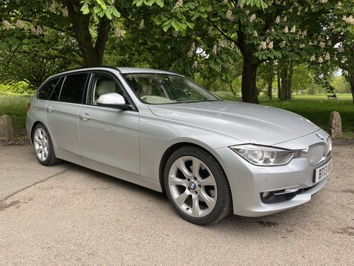BMW 330i Modern Touring Auto 2013 one owner In vendita