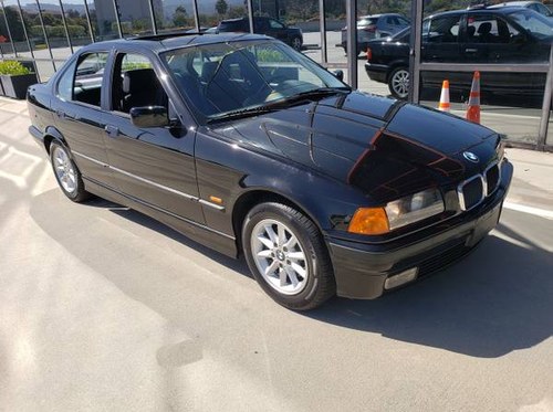 5997 1997 BMW E36 318i sedan E36 = Auto All Black Driver $5.9k For Sale