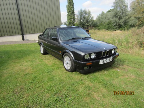 1990 BMW E30 318is Diamond Swartz Met SOLD
