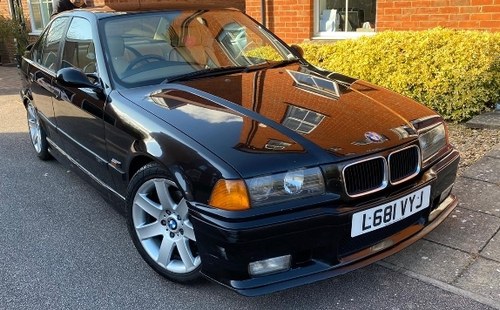 1994(L) BMW E36 318i Auto finished in Black For Sale