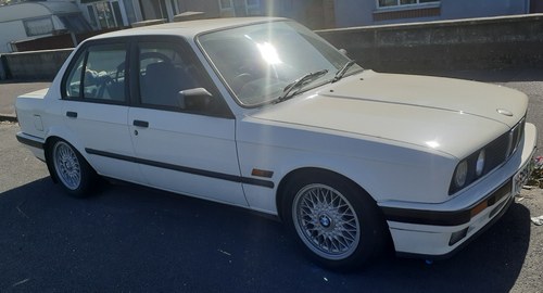 1990 Classic car BMW E 30 A vendre