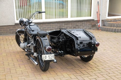 1953 Ultra Rare R68 and sidecar combination En Venta