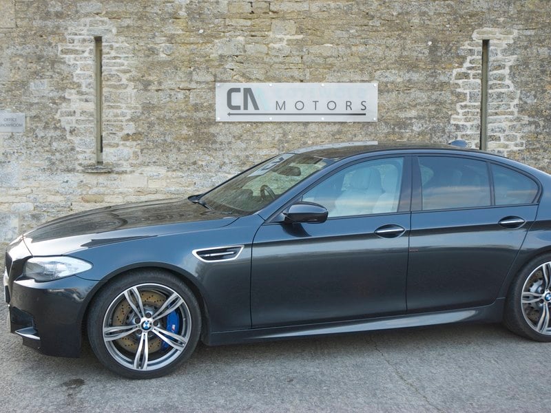 Lovely M5 in stunning colour combination