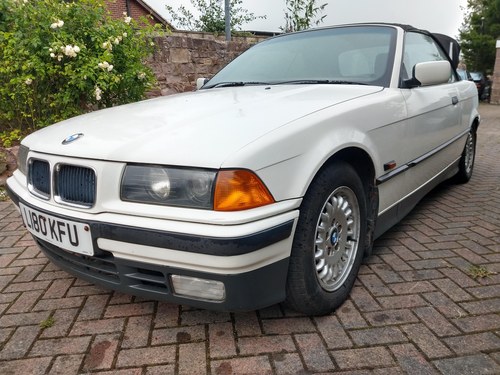 1993 BMW E36 325i Convertible Auto white, - Spares or repair For Sale