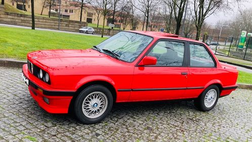 Picture of BMW 318 is E30