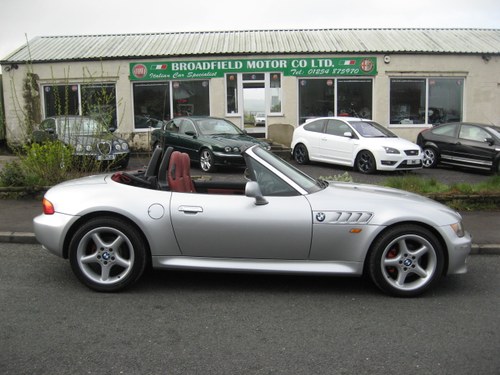 2000 V-reg BMW Z3 2.8 Roadster wide body finished in silver For Sale