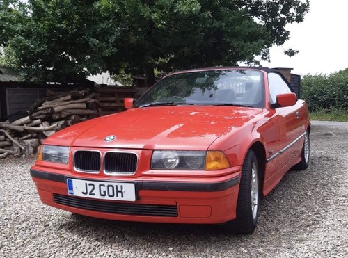 1995 BMW 318i Cabriolet 95,000 miles...Excellent example! A vendre