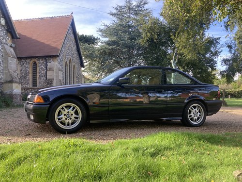 Superb BMW 318is E36 Coupe 1995,presented in Cosmos Black In vendita