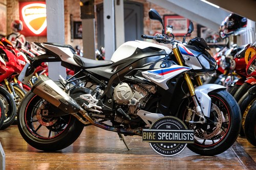 2017 BMW S1000R Low Mileage Example with Akrapovic Exhaust In vendita