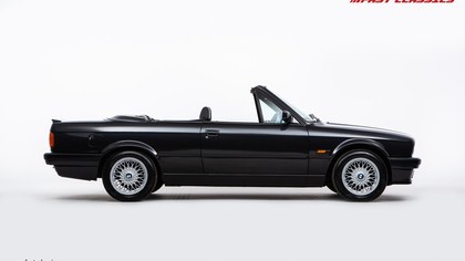 BMW (E30) 325i CONVERTIBLE // 61K MILES // DIAMANT-SCHWARZ