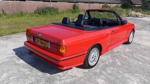 Picture of 1990 BMW M3 E30 convertible brilliant red 140000 kms fantastic! - For Sale