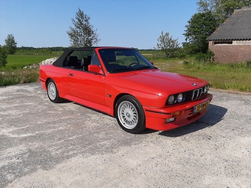 1990 BMW M3 - 2