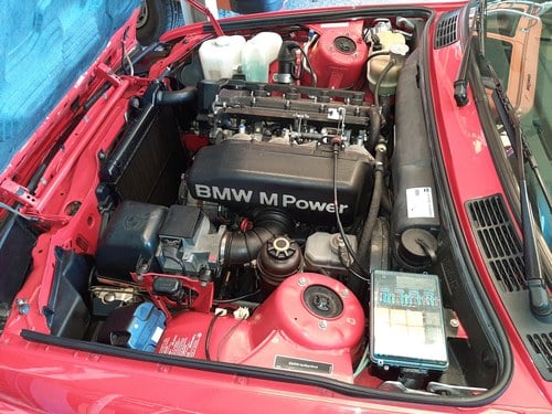 1990 BMW M3 - 8
